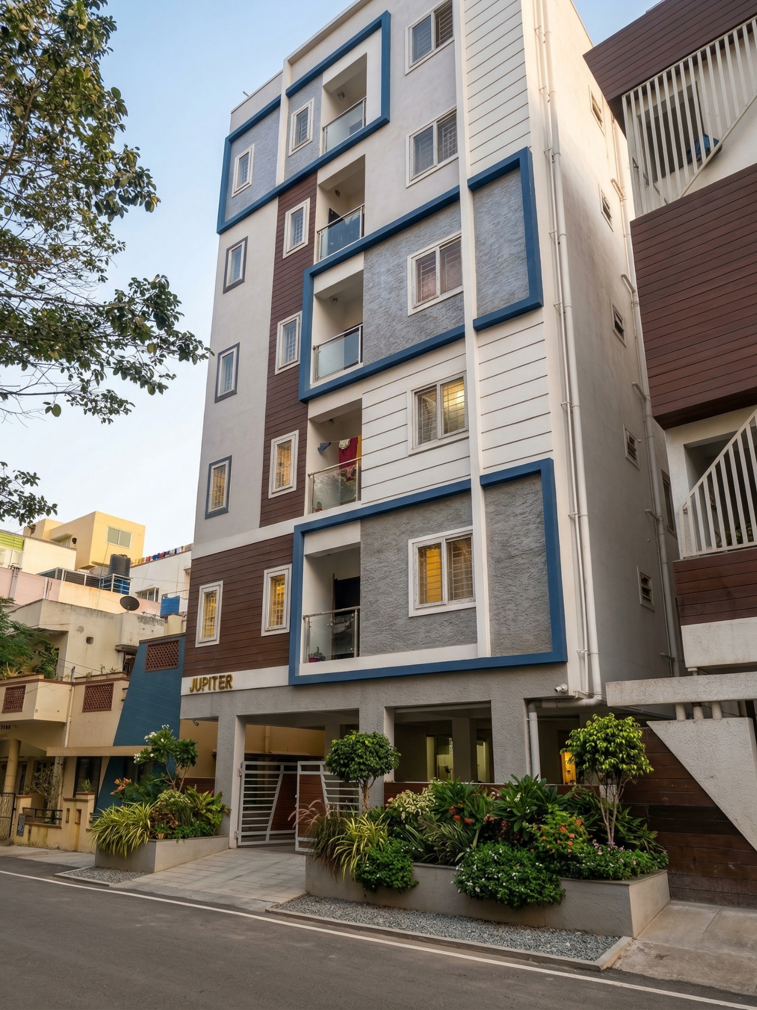 Jupiter Apartment 
